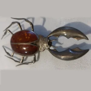 Vintage καρφίτσα με κεχριμπάρι 30 γρ.