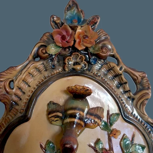 Capodimonte διακοσμητικό τοίχου Primavera με χειροποίητα πολύχρωμα λουλούδια και πουλί σε μπαρόκ πλαίσιο, made in Italy 55x33cm